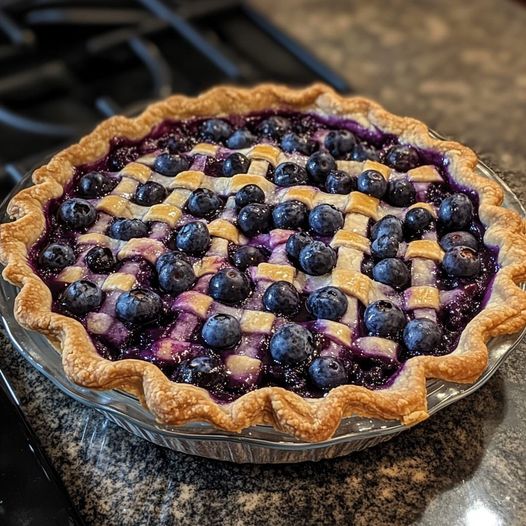 🍇🥧 Homemade Blueberry Pie 🥧🍇